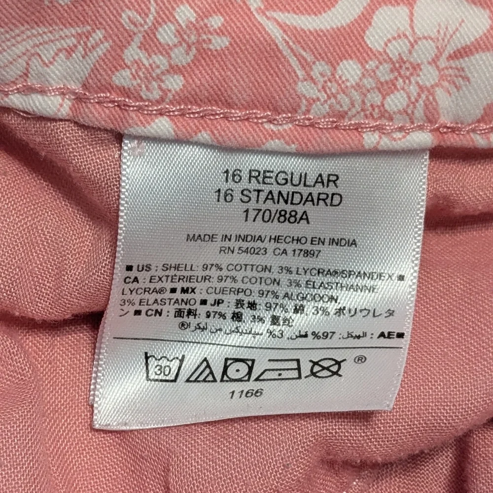 Pixie Old Navy Pink and White Shorts Floral Design 3 Inch - Picture 4 of 4